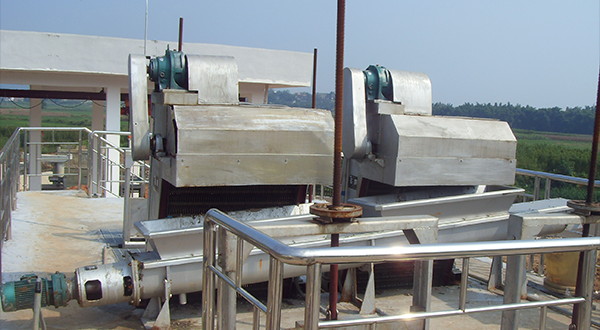 影響超臨界水氧化法工業(yè)應(yīng)用的因素-青島樂中環(huán)?？萍加邢薰? />
</p>
<p style=