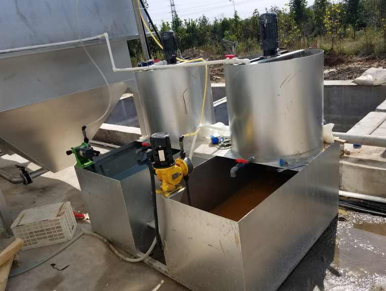 全自動加藥裝置設(shè)備用途，全自動智能加藥裝置價格，加藥裝置詳細(xì)介紹03